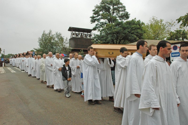 http://www.taize.fr/IMG/jpg/8768_w.jpg