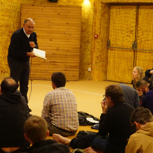 Mgr Rodolfo Valenzuela, Bishop from Guatemala, do Bible Introduction in Reflection Week 2025