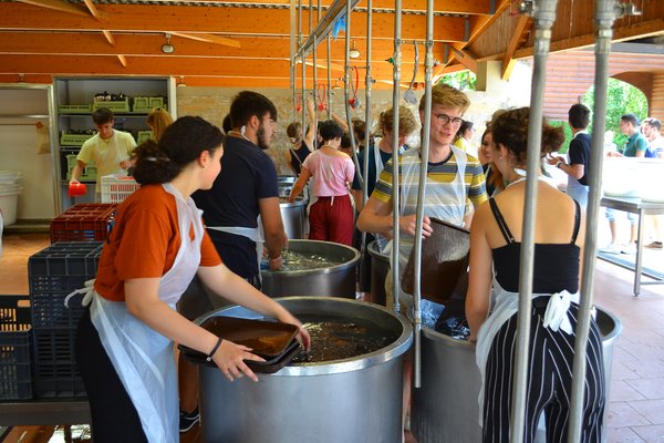 washing up young people